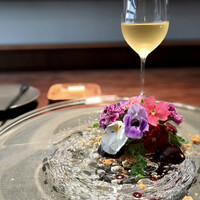Le Logis h - Foie gras  アメリカンチェリー・エディブルフラワー・ハーブと