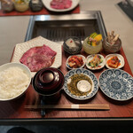 Ginza Yakiniku Sarondo Eijingu Bi-Fu - 