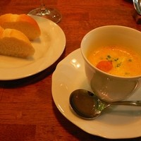 Le Salon de Legumes - カボチャのスープとパン