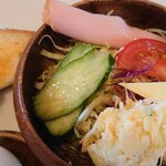 ウオーカー - サラダ　このハムがあるだけで印象は変わっちゃう