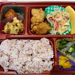 鈴鹿 うさぎちゃん弁当 - デラックス500円^ ^一つから配達してくれます！日替わりでいろんな種類があり、食べ応えあった☺️