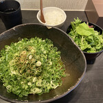 汁なし担担麺専門 キング軒 - 並2辛 ネギ 野菜+ 半ライス