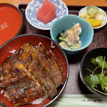 うな鈴 - 上丼。三切れ。肝吸。