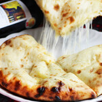 You can change to your favorite naan for an additional 290 yen.