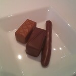 レ セゾン - ミルク、ビター、オレンジ３種のショコラ