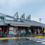 道の駅　ウッディー京北 - いきなりの雷雨のあと。外観。