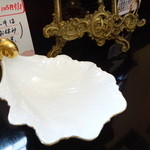 プティパレ - 美しすぎる灰皿です