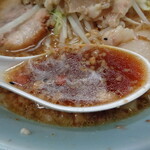 ラーメン二郎 - 結構強烈な酸味