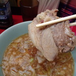 ラーメン二郎 - 味染み抜群の豚でした