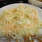 とんかつ 坂井精肉店 - 特製ドレッシングは、サウザンアイランドに似て。