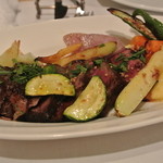 アンティカ オステリア カルネヤ - 【2012.10.23】さの萬熟成肉のビステッカ　アングルを変えて