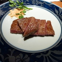 青山牛彩 - 舌の上でとろける絶品肉