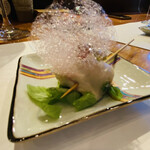 焼鳥YAMATO - 酢〆した伊勢赤鶏の笹身と色々な紫蘇