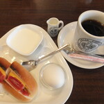 梅田コーヒー院 - ホットドックセット（コーヒーor紅茶、ゆでたまご、サラダorヨーグルト）550円