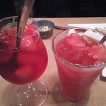 夜市 - 左→苺ロゼサングリア550円