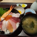 Kaisen Uoriki - お月見海鮮丼（全体）