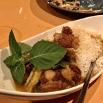 ラープと琥珀と時々煙り - ゲーン・ペッ・カドゥック・ムー、ジャスミンライス