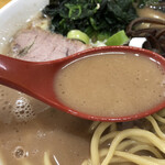 うまいヨゆうちゃんラーメン - 濃厚なスープ
