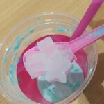 サーティワンアイスクリーム - ホッピングソーダ に入っているこの寒天も実に美味しい(2021.07.16)