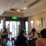 小さな街の食堂 cafe MISTY - 店内（座席より右まわり）➡