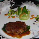 横濱元町 霧笛楼 - 仔牛肉のステーキ　モリーユ茸のソース　春の温野菜を添えて