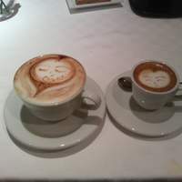 デルフィーナ - カプチーノのシングルとダブル