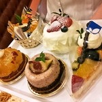 デリポート - ケーキのサンプルを持って来ていただきました