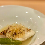 日本料理 孝 - 柔らかな真鯛と玉葱の甘みが合う