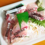 料理とお酒 まさ - 秋田の天然鯛・刺身1人前600円