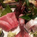 亀喜寿司 - 刺し盛 (ニシン･ブドウエビ･８０㎏級鮪中トロ･鮑アワビ･煮炙り穴キュウ)