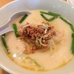 台湾家庭料理 福味香 - 台湾豚骨ラーメン(580円)