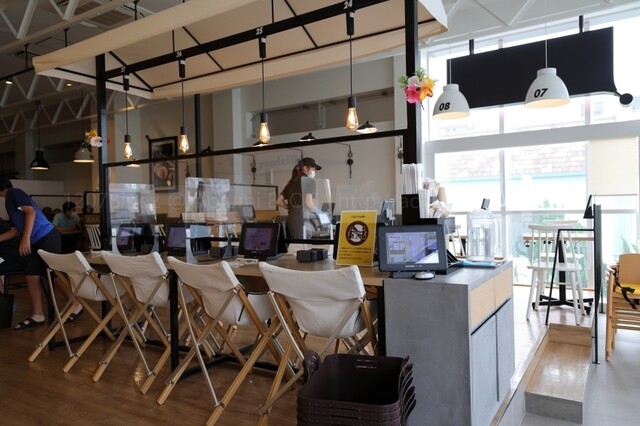 江の島どん★2 江の島からすぐ♪リバービューのテラス席が人気のアメリカン