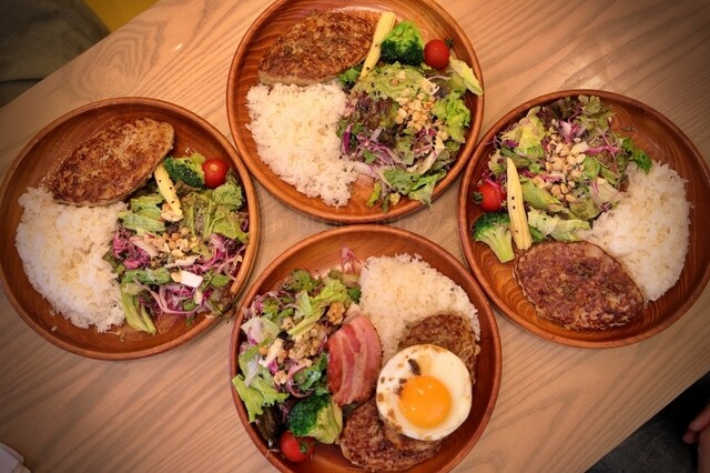 江の島どん★2 江の島からすぐ♪リバービューのテラス席が人気のアメリカン