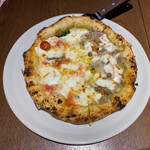 Motive Pizzeria E Caseificio - マルゲリータ＋フンギ3種と熟成ラード