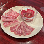 焼肉 肉ノ助 トーキョー - ロース、カルビ、タン。
            美味し。
