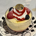 パティスリーヨシノリアサミ - コウノトリのたまご