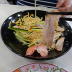 餃子の王将 - チャーシューはホルモンの味噌につけると旨い