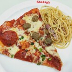 Shekizu - ピザ２種，スパゲティ