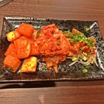 焼肉本家 くれや - キムチの盛り合わせ