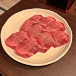 焼肉本家 くれや - 薄切りタン