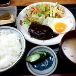 Kazokutei - ハンバーグ定食￥700