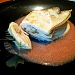 蒼 - インスタで、私が蒼さんのメニューを追っているのをご存じのシェフが「これ食べたいだろうと思って」と、素晴らしい岩牡蠣を確保してくださいました。ドラマチックな一皿。