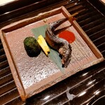 蓬左茶寮 - 和良鮎の炭火焼 鮎リエット スイートチリソース