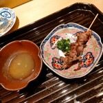 蓬左茶寮 - 黒毛和牛タン元の串焼き みりんレモン