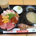 うめぇ堂 - 海鮮日替丼