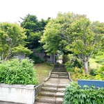 【2021年07月】店舗外観、緑に囲まれております。