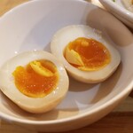 チキュウ マサラ - 燻製煮卵