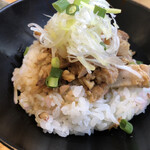 焼きあご塩らー麺 たかはし 歌舞伎町店 - 和風焼豚丼