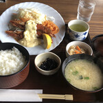 レストイン　デカンショ - えびフライ定食