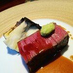 蒼 - 繊維に沿ってナイフを入れたくなりませんか？シルキーな身を咀嚼するごとに、ジュが染みでて旨みが広がって消える。茄子も蕩けてソースのよう。